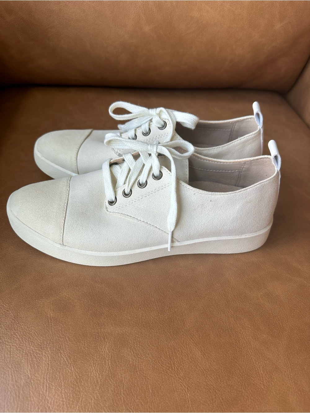 Vionic Eden suede shoes size 8.5